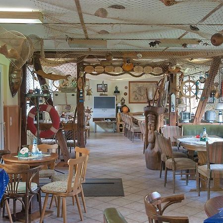 Familienzimmer Mit Gemeinschaftsbad Gross Banzelvitz Kültér fotó